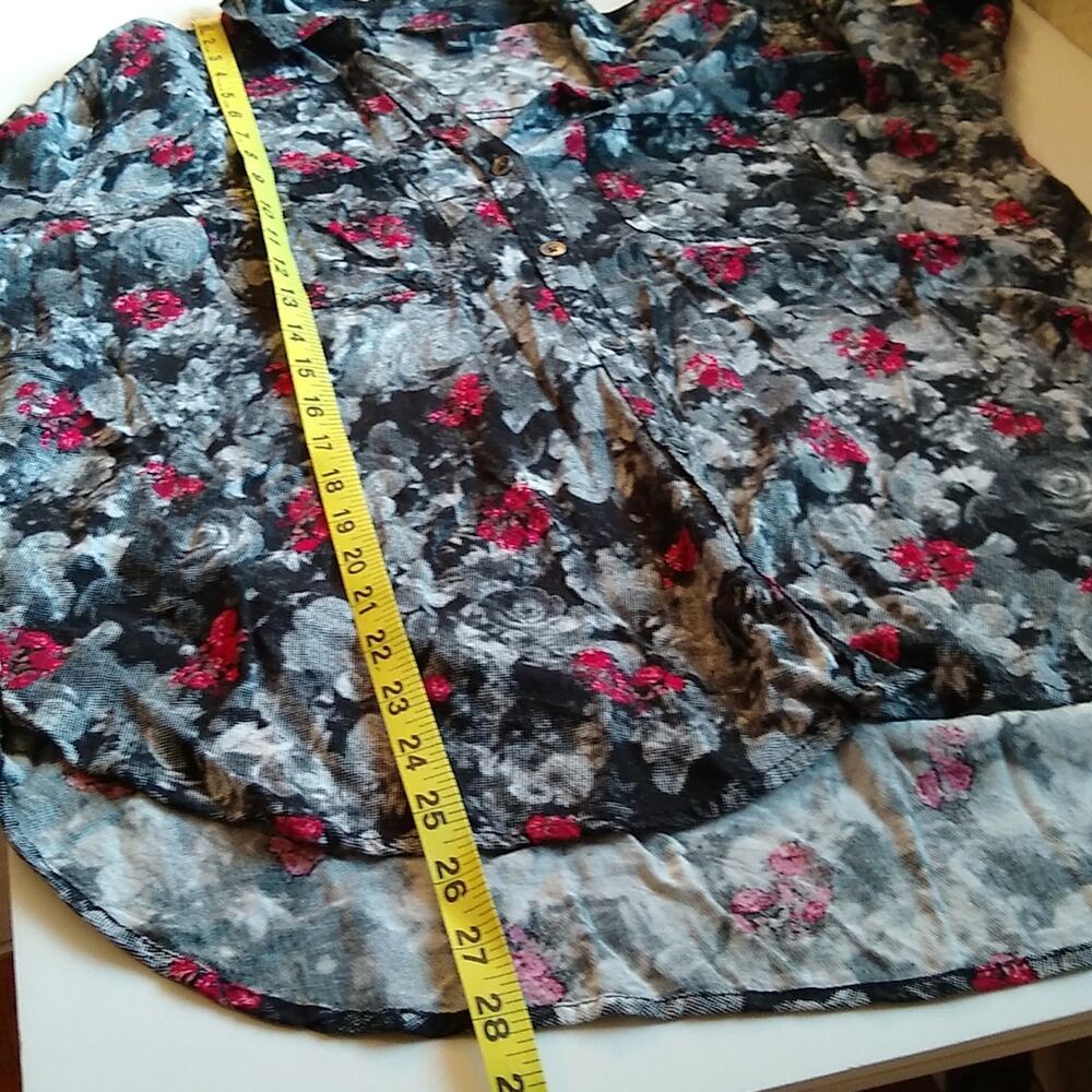 Rock and Republic Women's Size Large long sleeve shirt Gothic - Picture 7 of 8